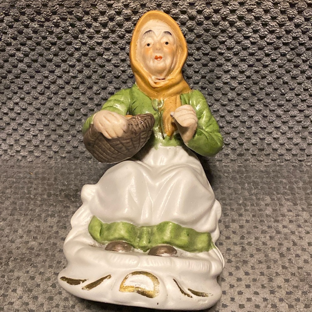 Vintage Porcelain Grandma Figurine Sewing Basket Bonnet Lady Cottagecore Collect